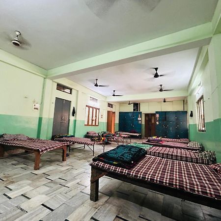 ורנאסי Satsang Lodge מראה חיצוני תמונה