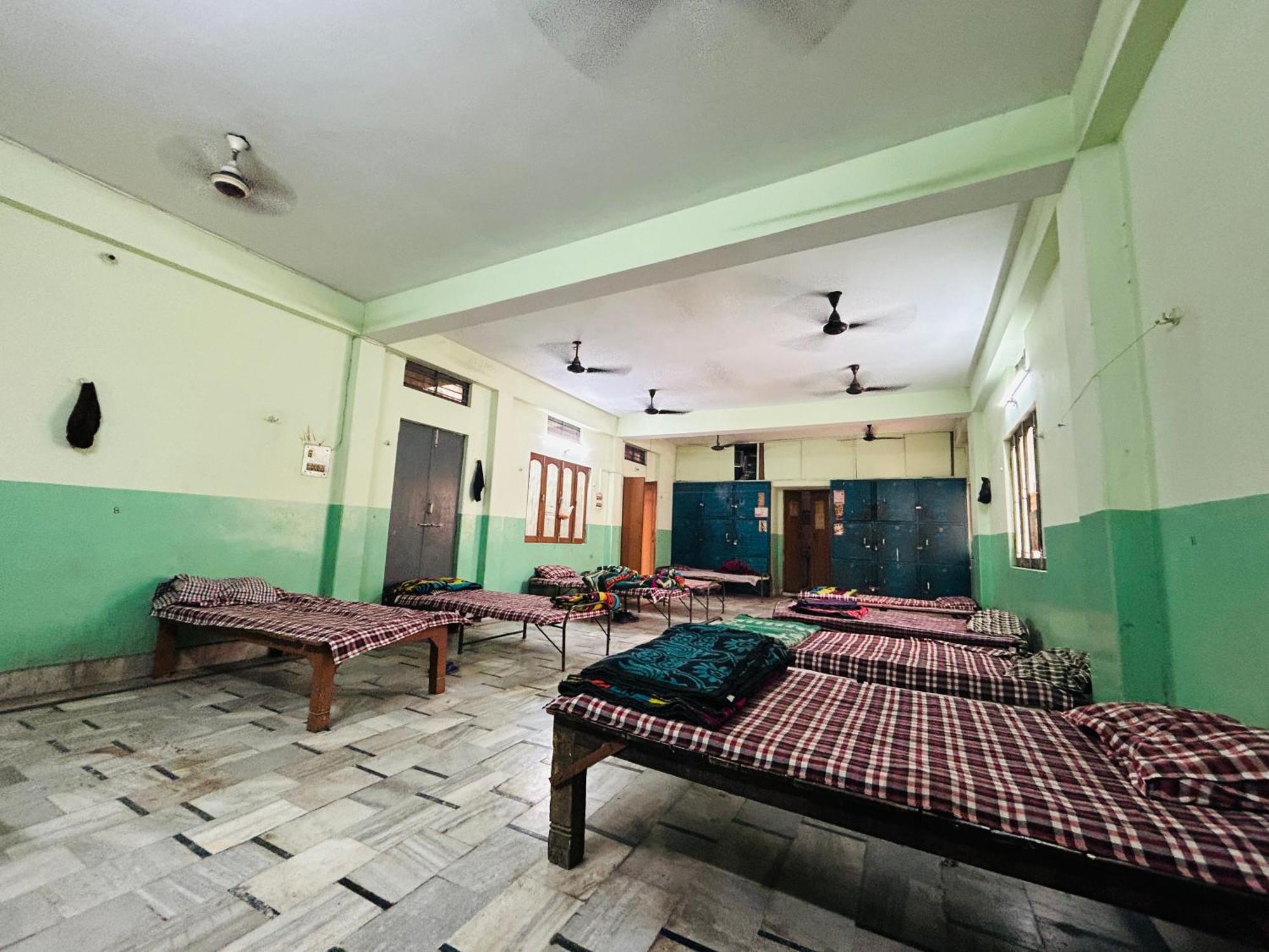 ורנאסי Satsang Lodge מראה חיצוני תמונה