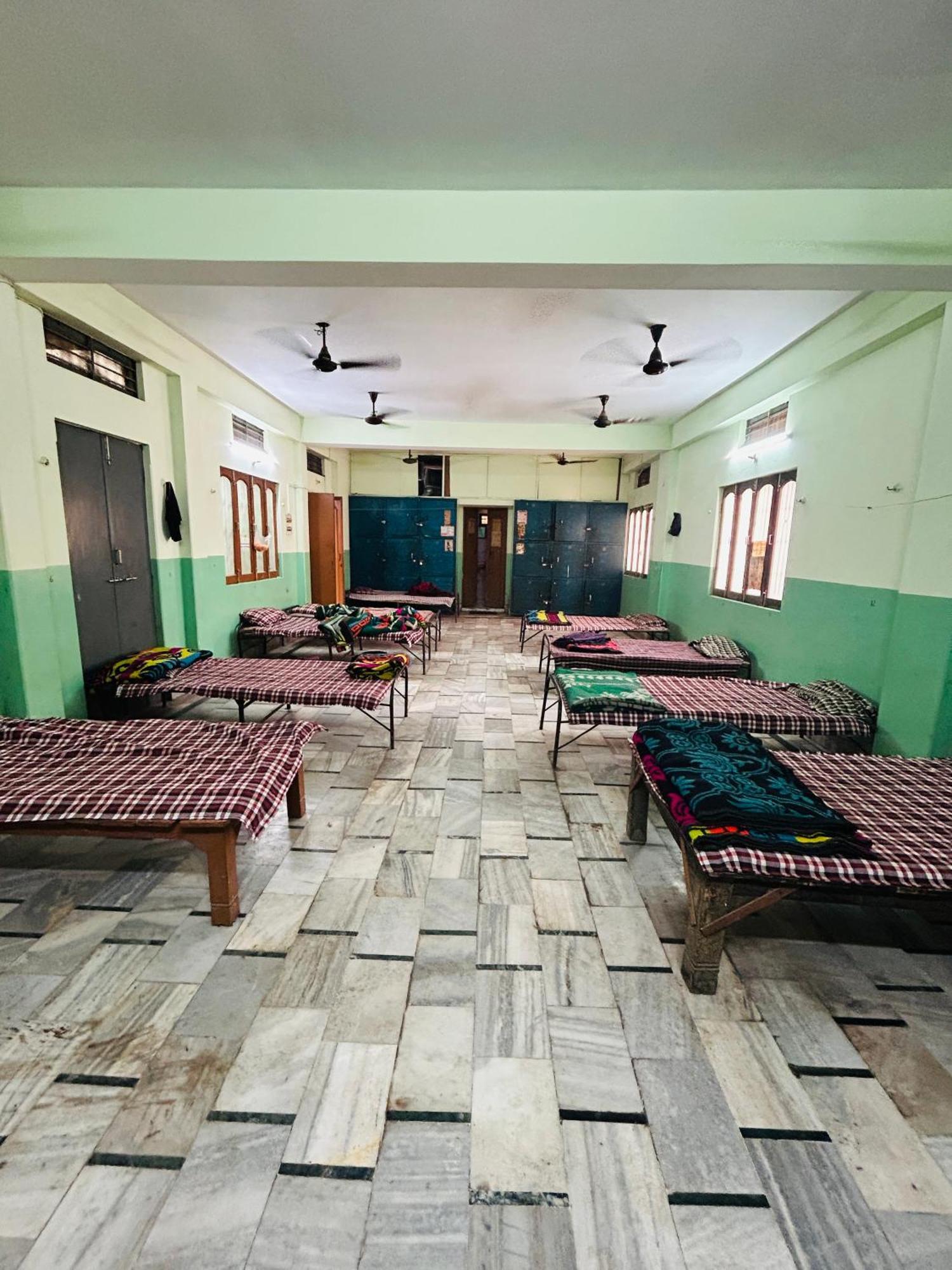 ורנאסי Satsang Lodge מראה חיצוני תמונה